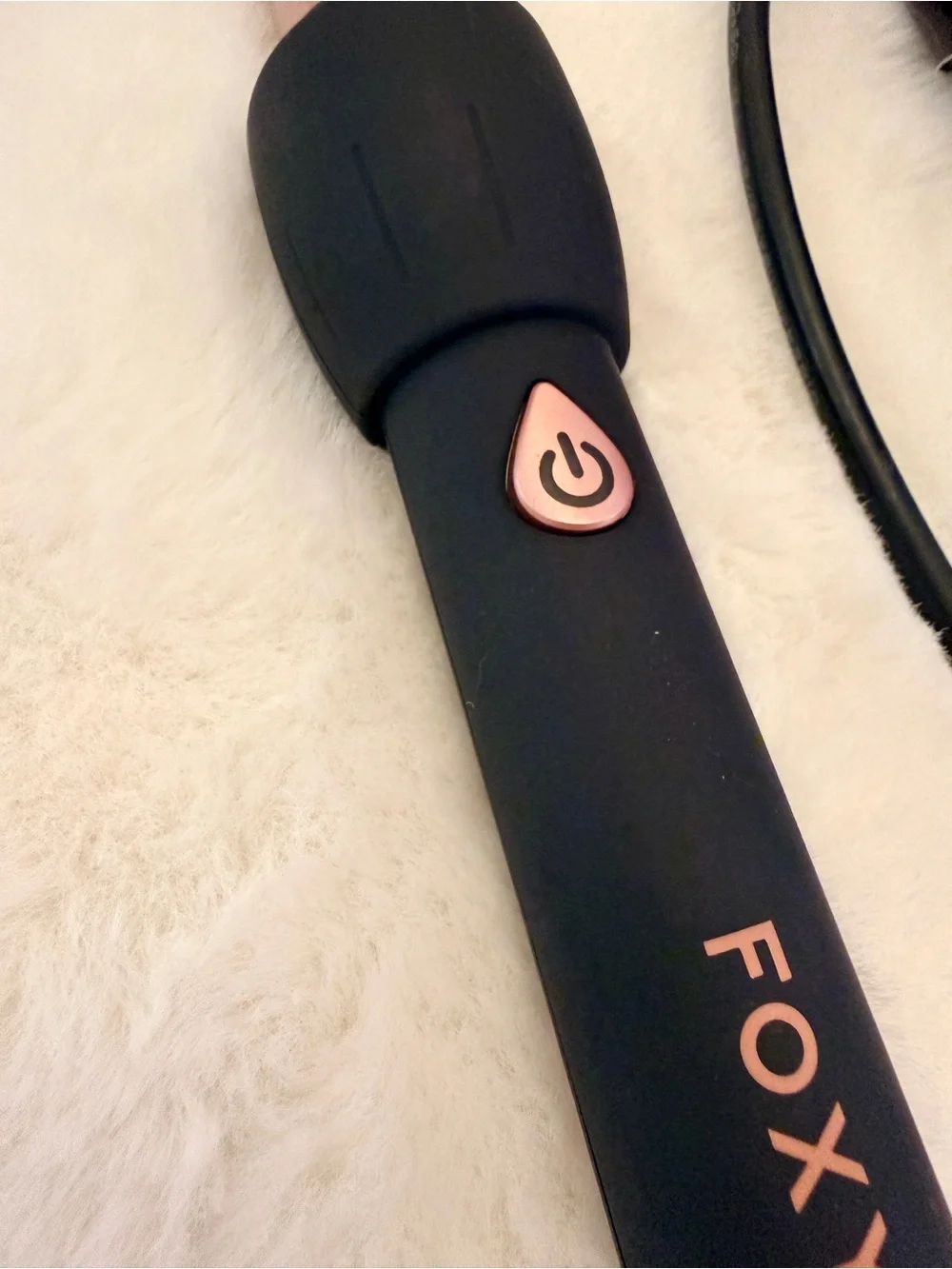 FOXYBAE Rose Gold Curling Wand - Sleek Travel Styling Tool